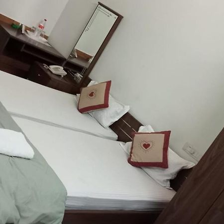 Sapphire Inn Nedumbassery Exterior foto